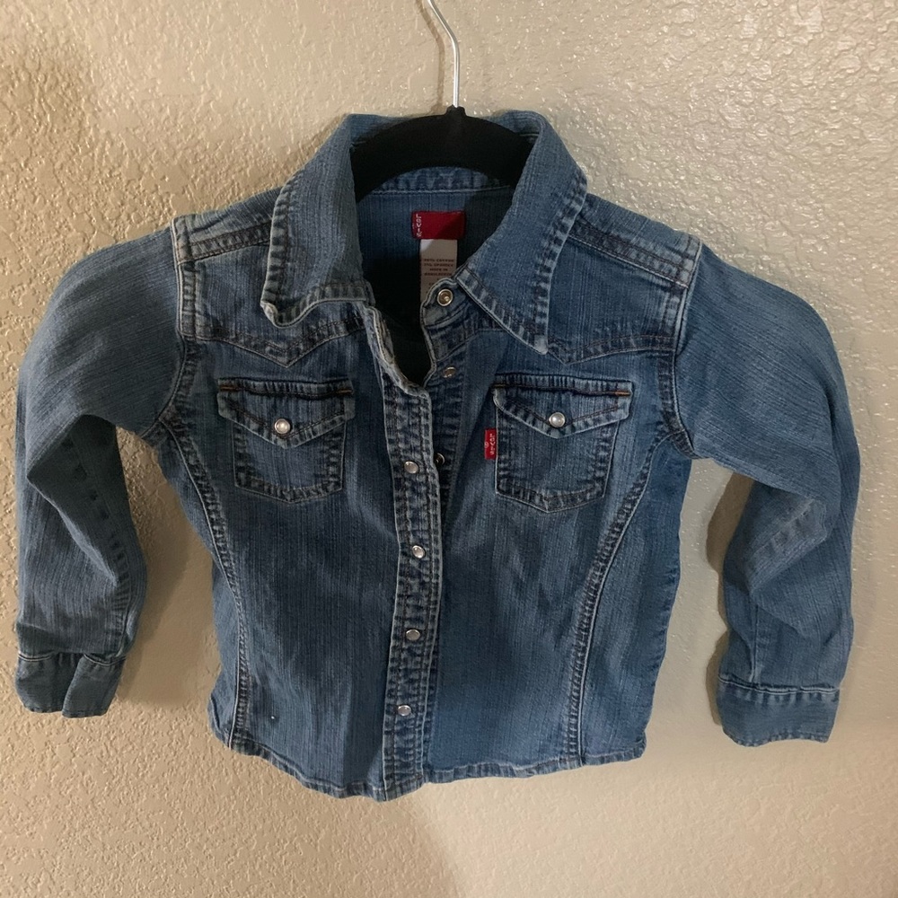 Levi’s denim shirt. Unisex! Size 5